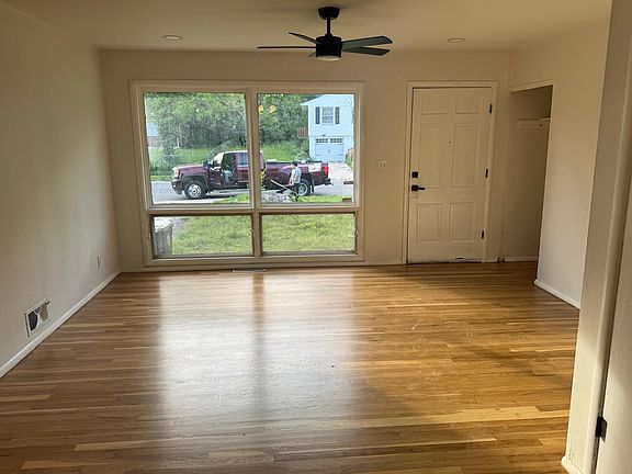 2nd image of 5023 E 42nd St