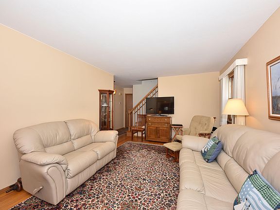 5th image of 3917 E Cudahy Ave