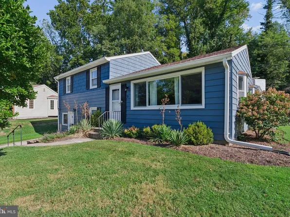 9 N Hilltop Rd, Catonsville, MD 21228