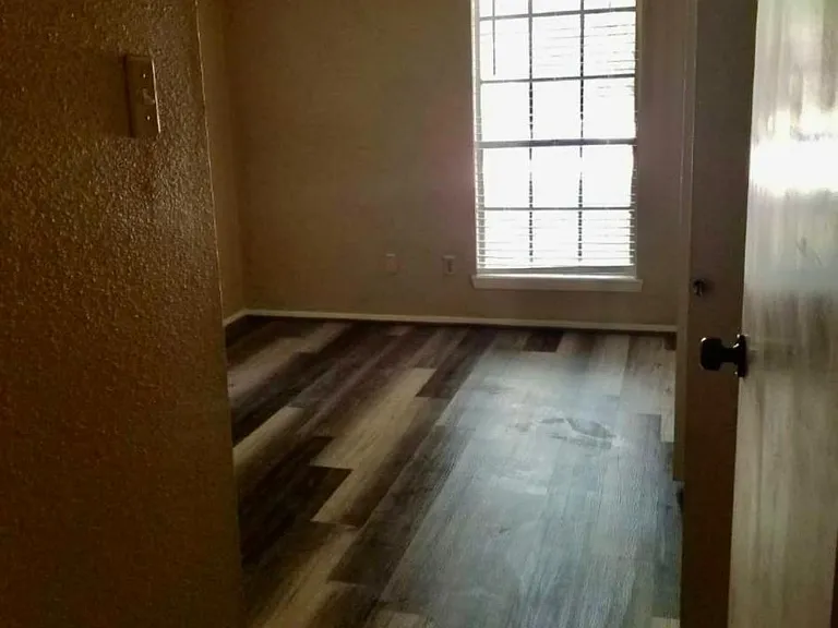 206 Leafwood Cir — Photo 18