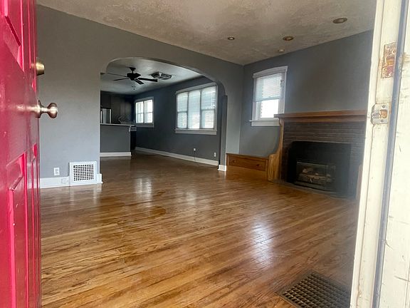 2nd image of 964 S Denver St #964