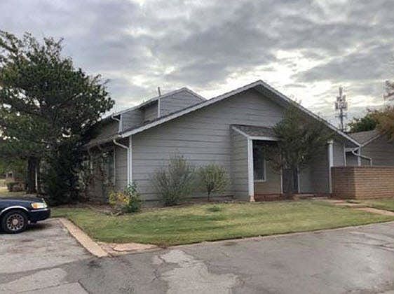 3rd image of 2829 Indian Creek Blvd