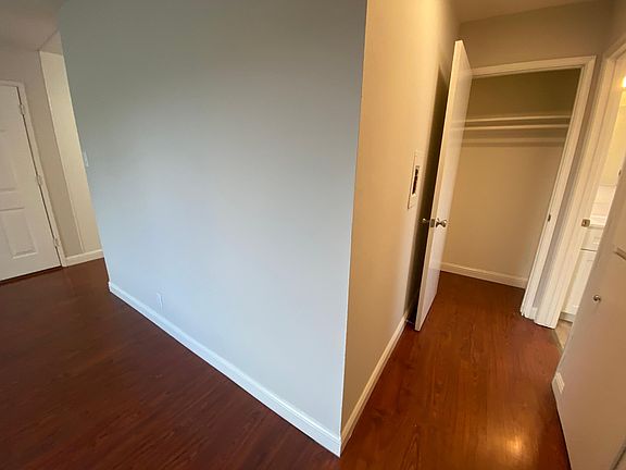 3rd image of 524 E Maude Ave