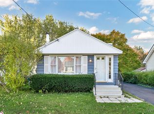 691 Beach Rd, Angola, NY 14006