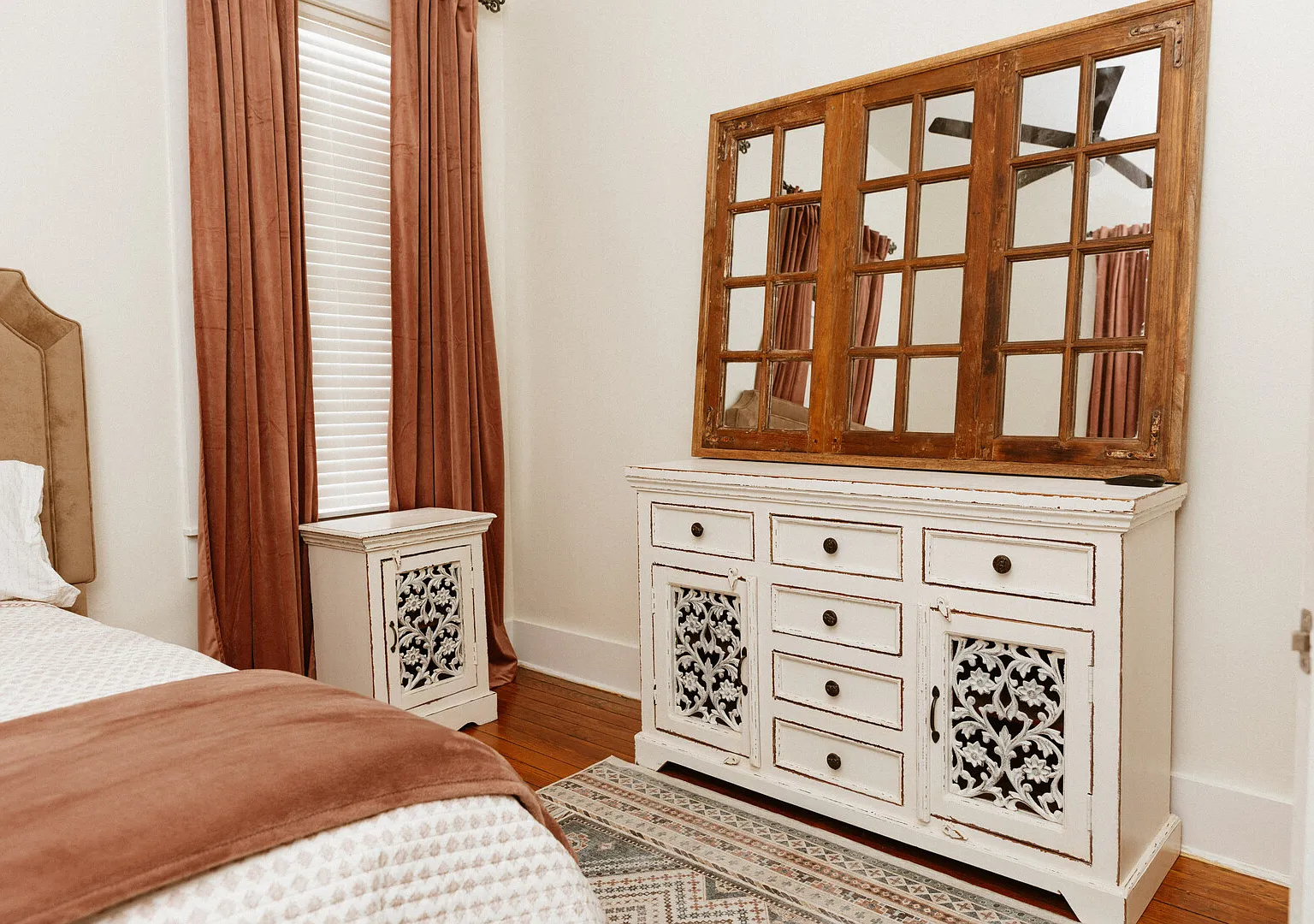 Gorgeous fully furnished 2BR historic home — Photo 2