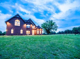 1749 Jim Kim Rd, Cunningham, TN 37052
