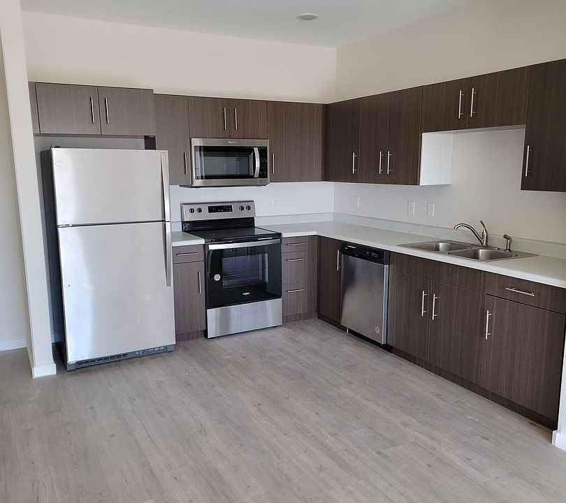 2nd image of 8411 Peosta Commercial Ct #209