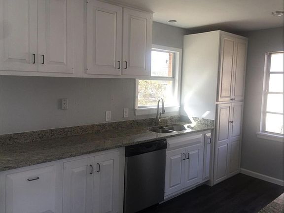 3rd image of 1306 Lewis Dr