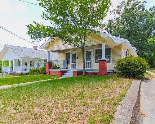 1525 Heath St Photo 1