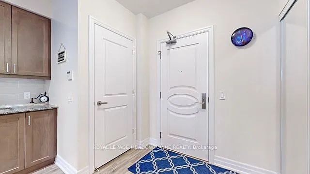 9085 Jane St #208 — Photo 27