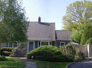 38 Grove Ln, Levittown, NY 11756