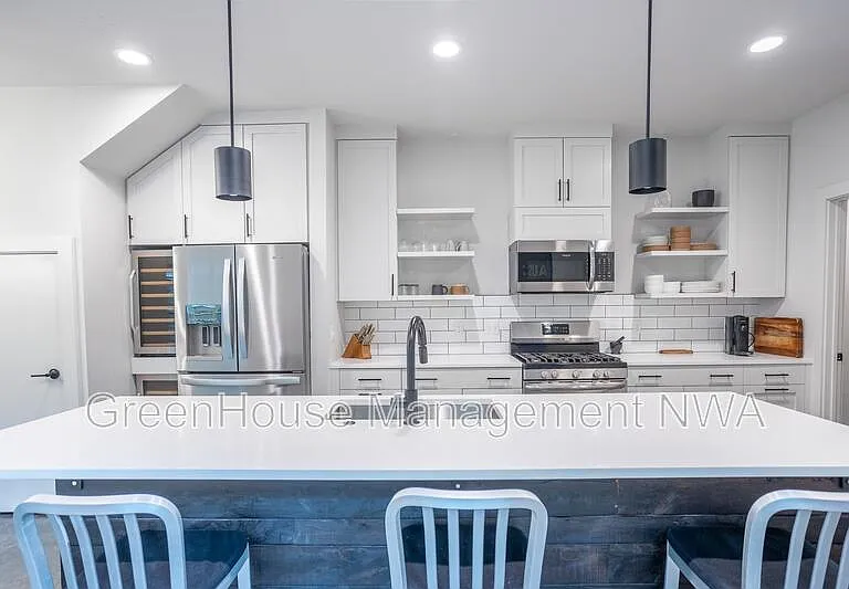 808 S Locust Ave #808LOC — Photo 14