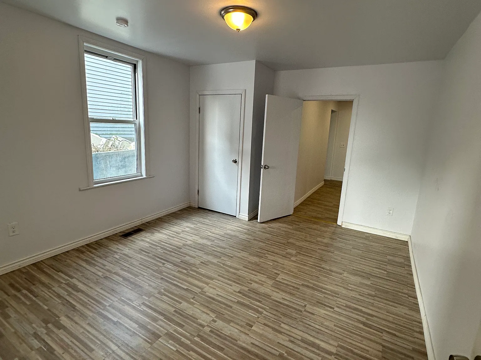 4 bed, 1849 sqft, $2,500 — Photo 4