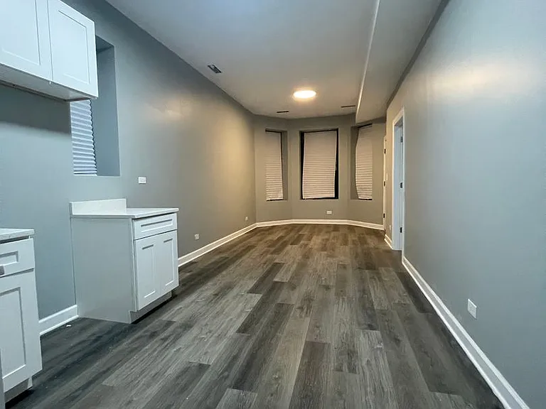 2842 W 25th Pl — Photo 2