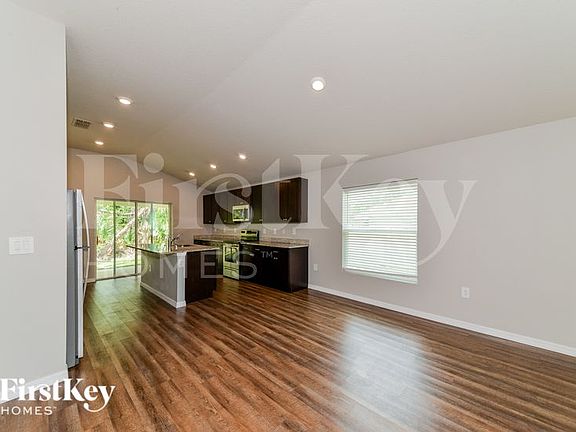 5th image of 2816 Industry Ave