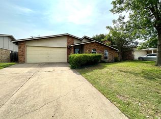 3004 Shady Brook Dr, Bedford, TX 76021