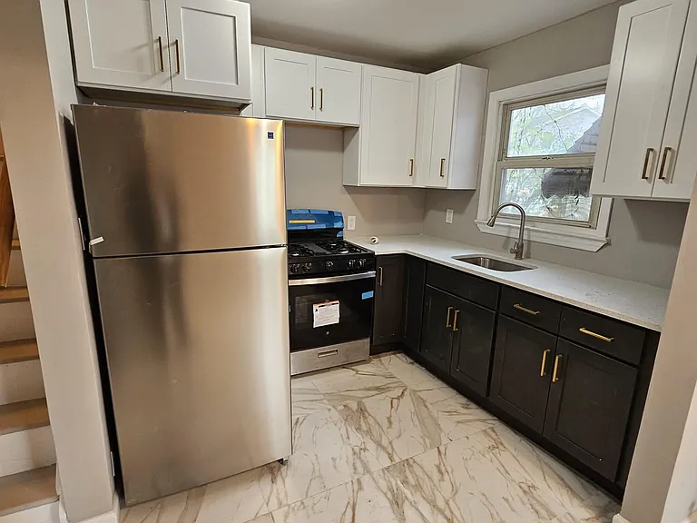 57 Alison Rd — Photo 2
