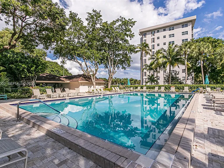 3150 N Palm Aire Dr #705 — Photo 18