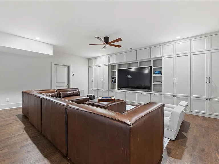 91 Park Cir NE — Photo 58