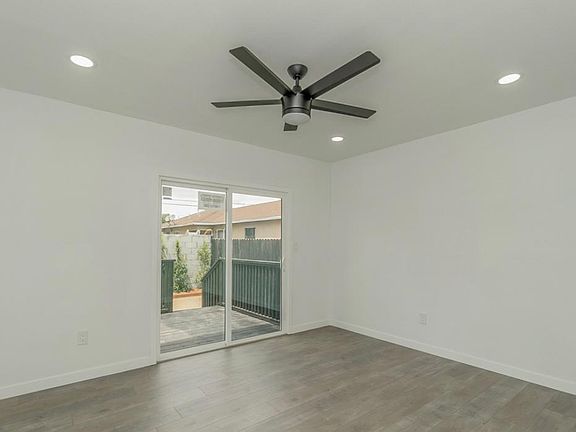 3rd image of 9823 S Wilmington Ave
