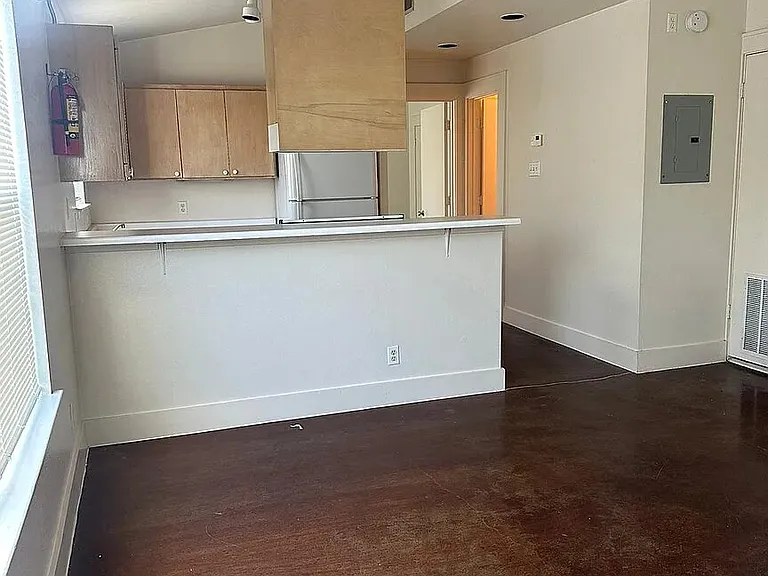 1005 Hendricks Ave #1 — Photo 2