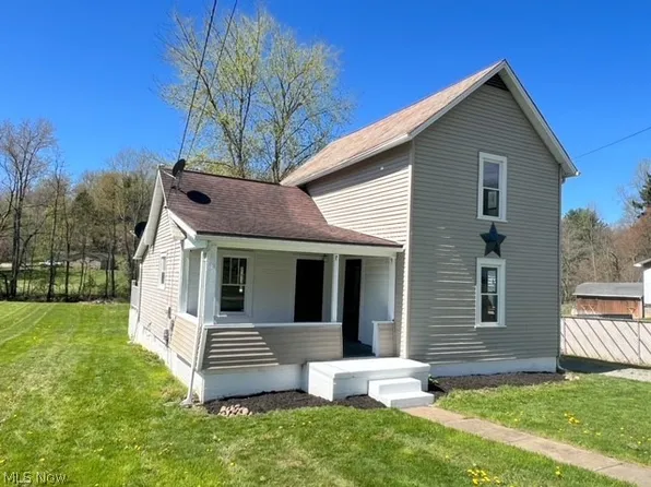 1918 Wainwright Rd SE, New Philadelphia, OH 44663