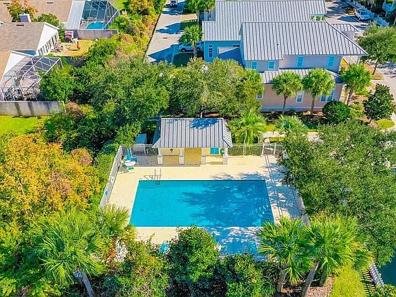 5th image of 125 Island Cottage Way