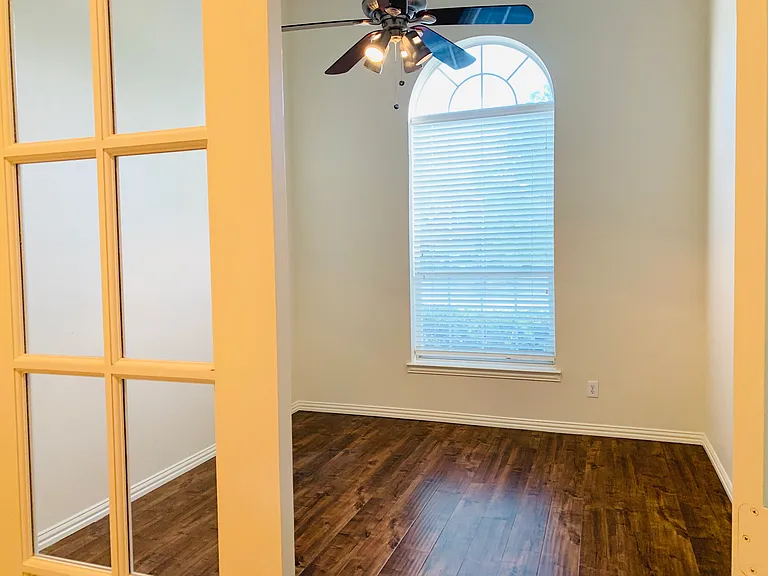 1505 Somerset Dr — Photo 5