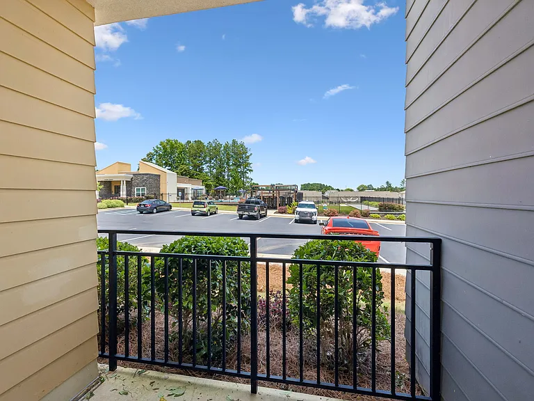 Serene - 2 Bed / 2 Bath - 950 Sq.Ft.