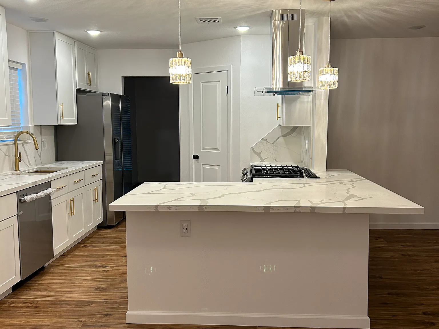 3 bed, 2364 sqft, $2,700 — Photo 4
