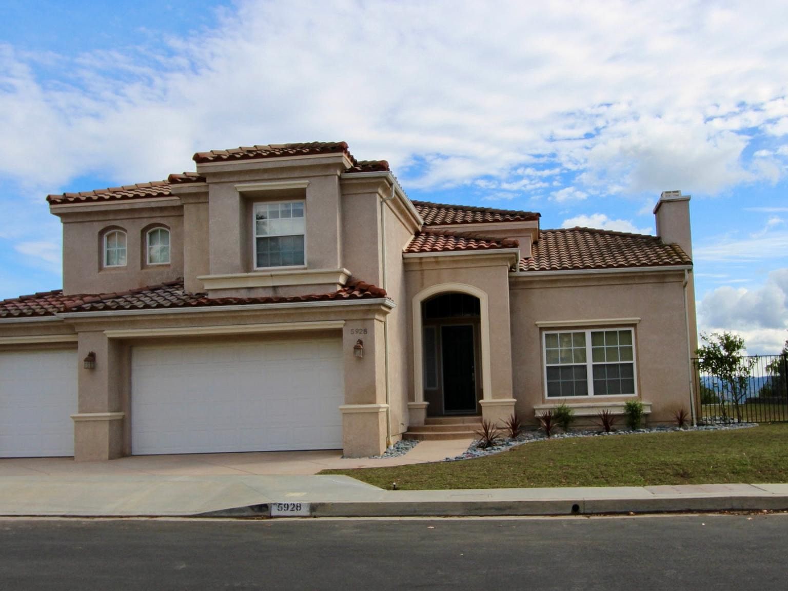 5928 Vista De La Luz, Woodland Hills, CA 91367 Zillow