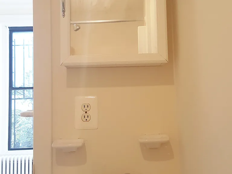 556 Columbus Ave #1F — Photo 7