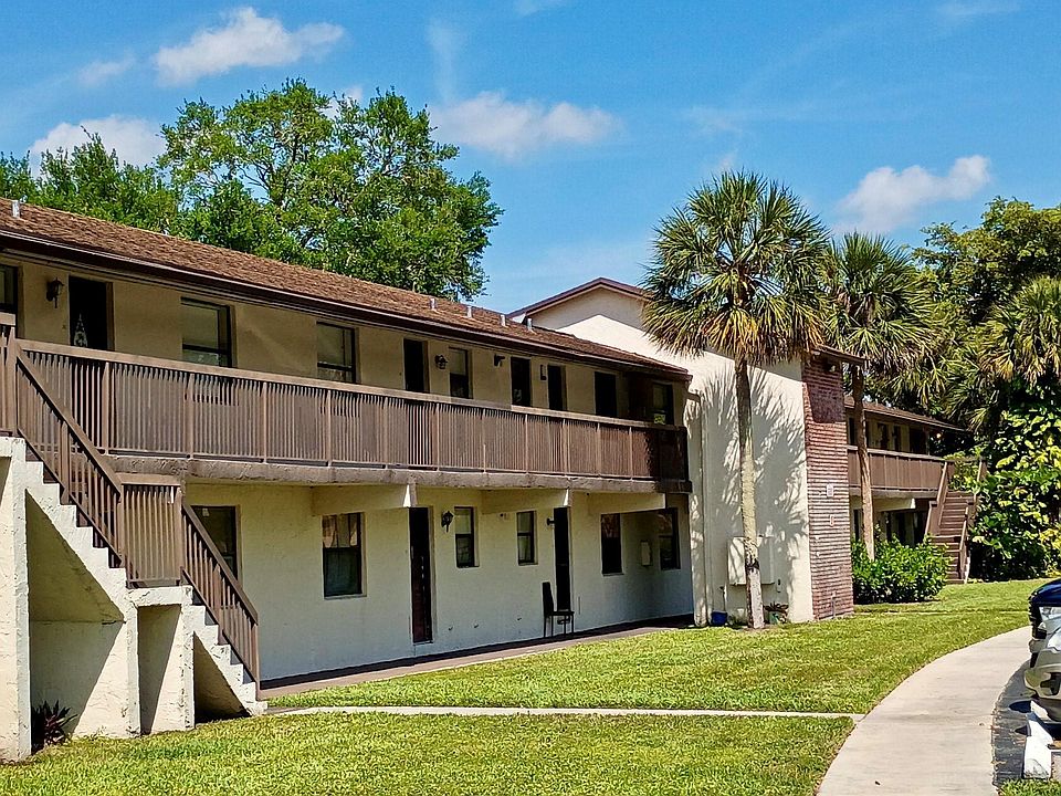 1st image of 6061 Shakerwood Circle #107