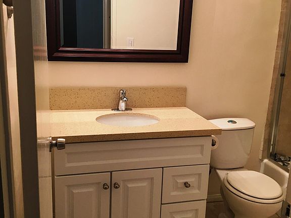 5th image of 700 Irolo St APT 1