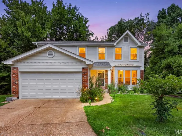 1592 Greenfield Crossing Ct, Ballwin, MO 63021