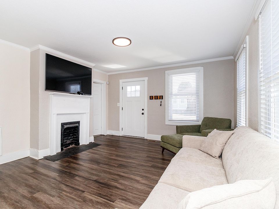 1st image of 82 Walnut Ave
