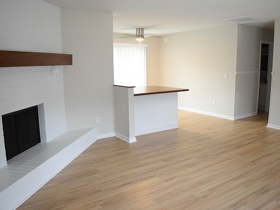 4th image of 4839 Berkley Dr