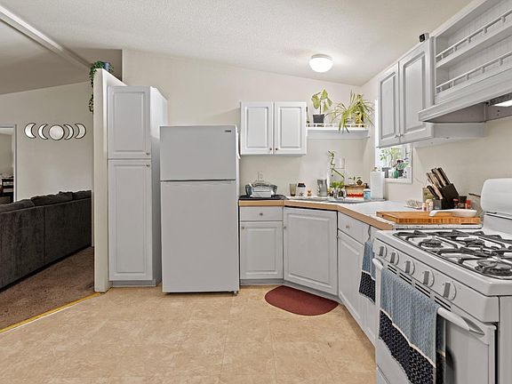 5th image of 23775 Primrose Terrace