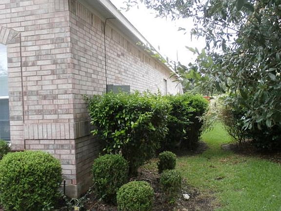 2nd image of 309 Glen Hollow St