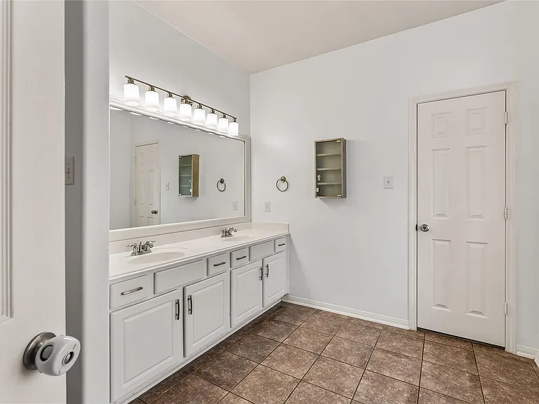 7419 Chathan Glen Ln — Photo 29