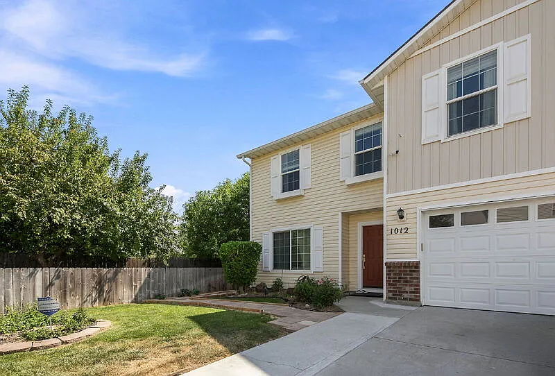 3 bed, 2.0 bath, $2,495 — Photo 2