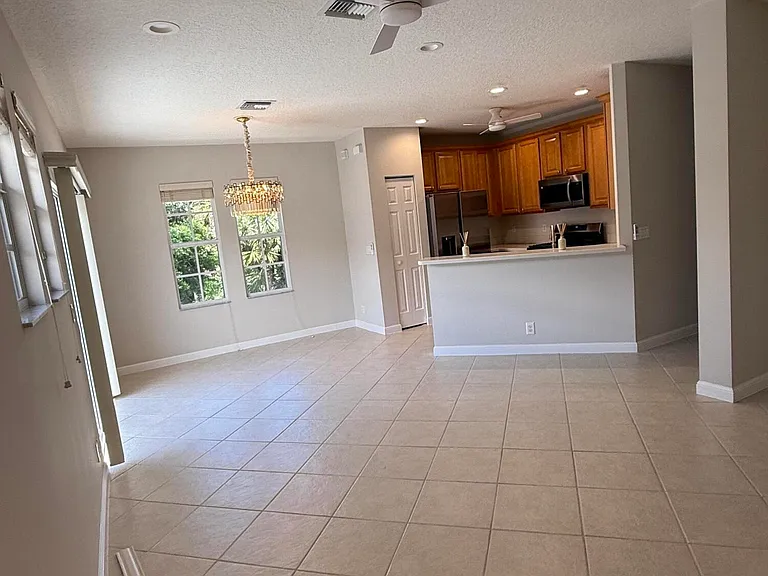 233 Evergrene Pkwy — Photo 6