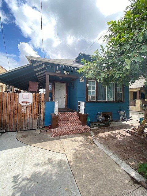 1st image of 3011 E 5th St