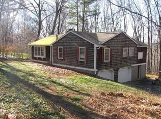 62 Old Farm Rd, Sturbridge, MA 01566