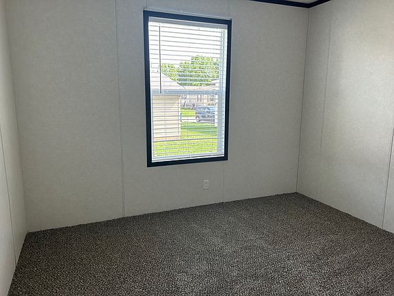 3rd image of 11044 Aspen Ln W
