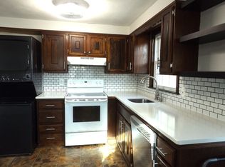 28 Greenwich St #2, Attleboro, MA 02703