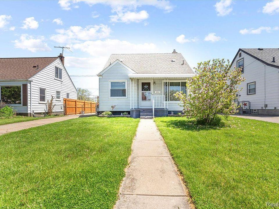 1st image of 3915 14th St