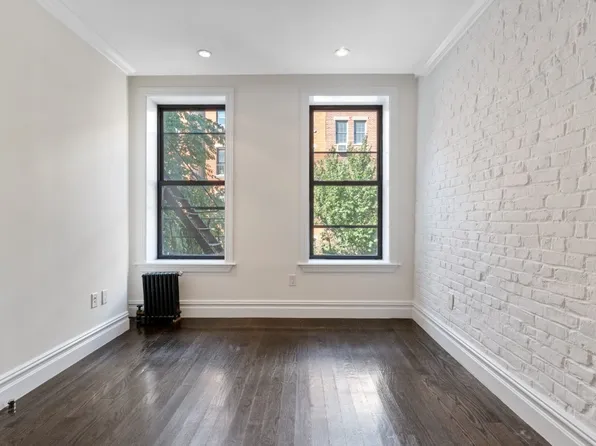 402 East 12th Street image 3 of 7