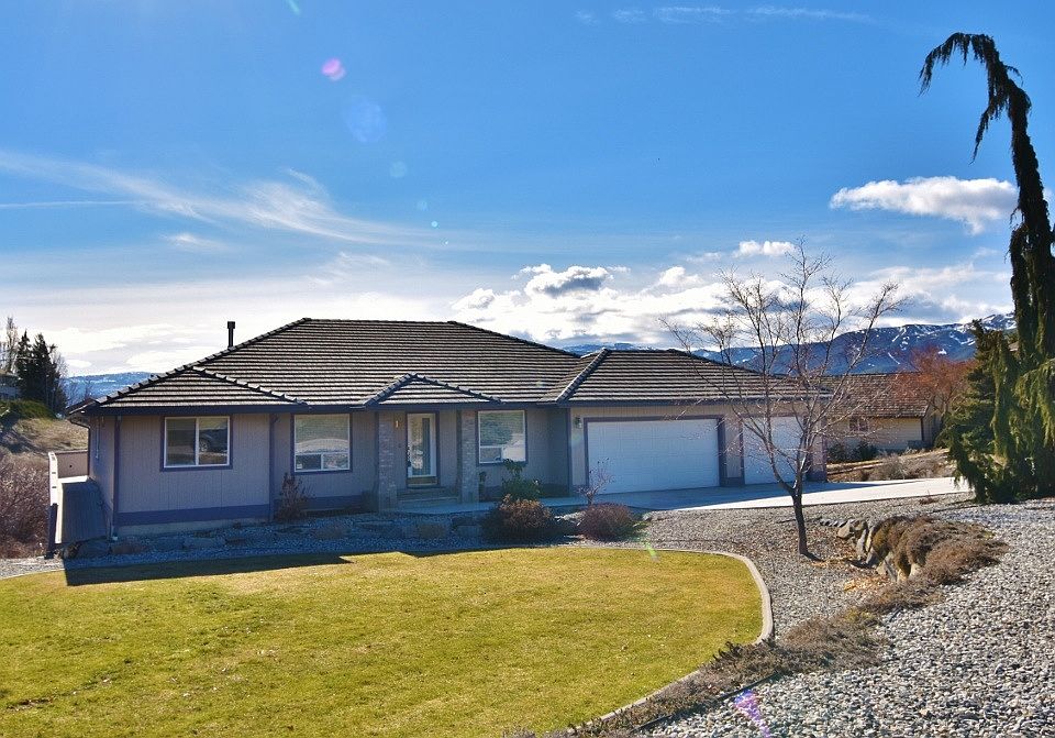 1st image of 211 Stoneybrook Ln