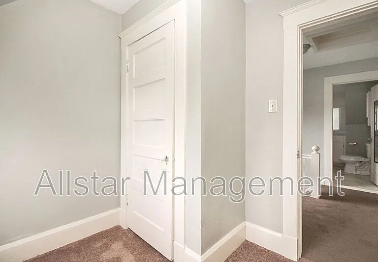 1562 Huguelet St — Photo 25